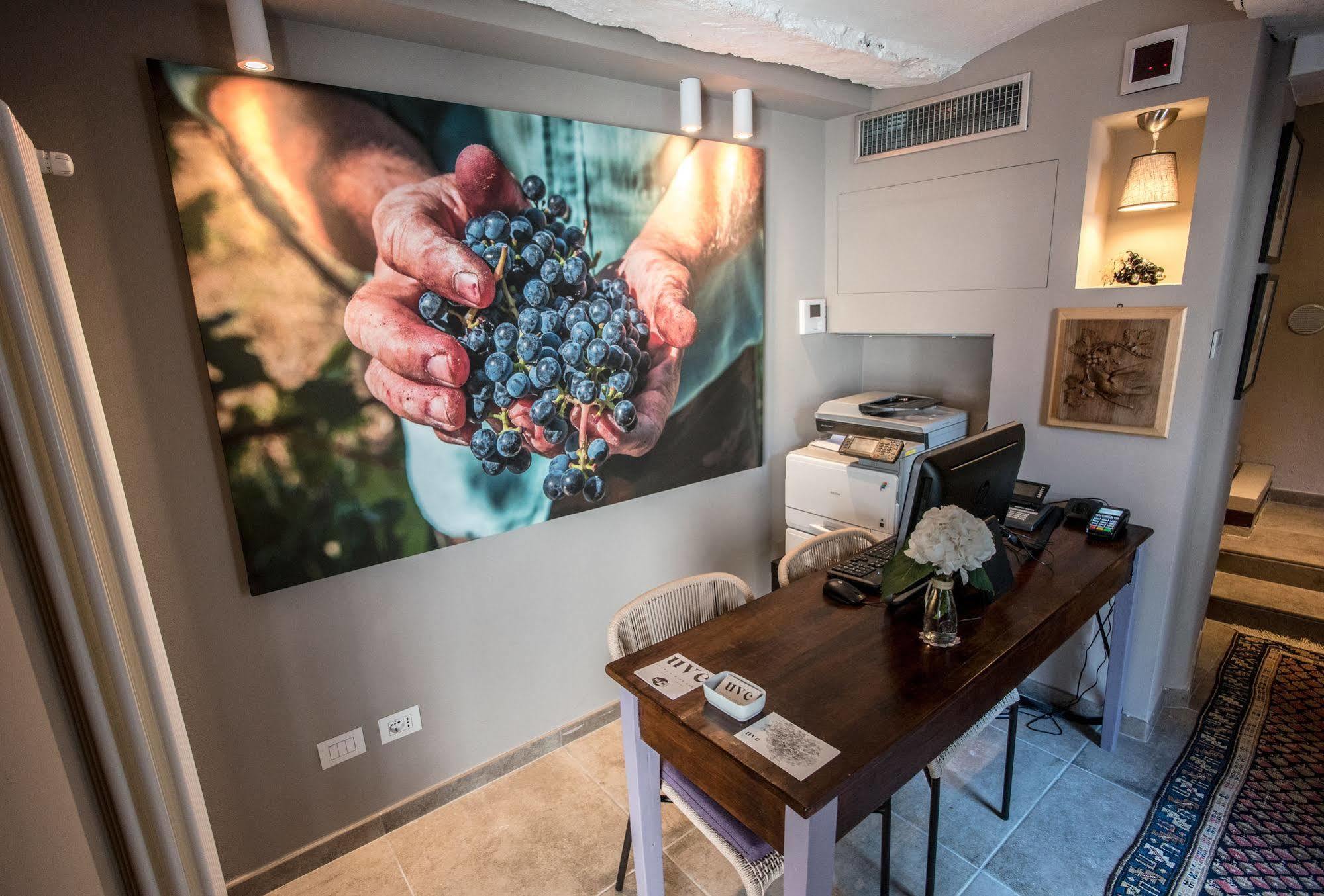 Uve Rooms & Wine Bar La Morra Exterior photo