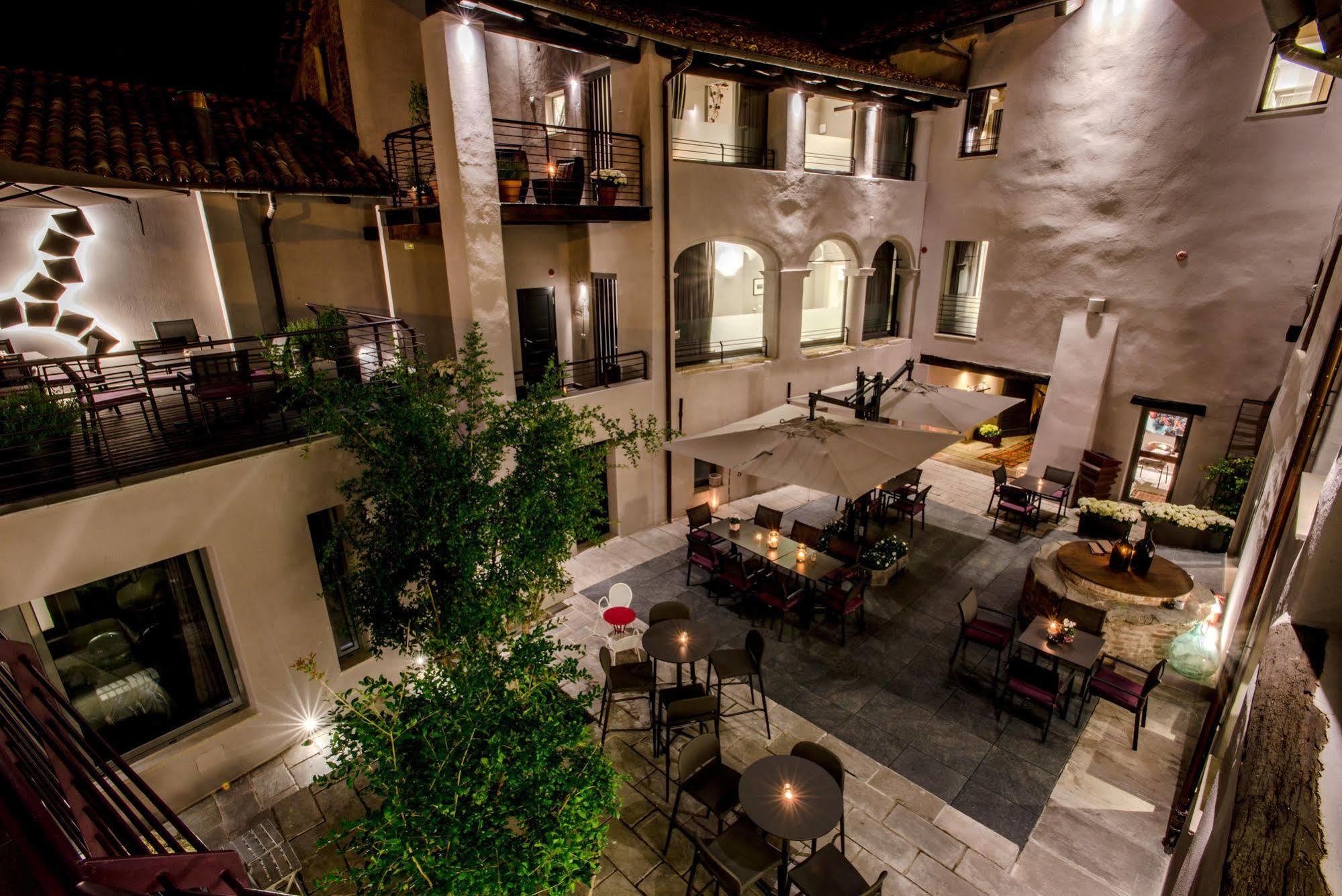 Uve Rooms & Wine Bar La Morra Exterior photo